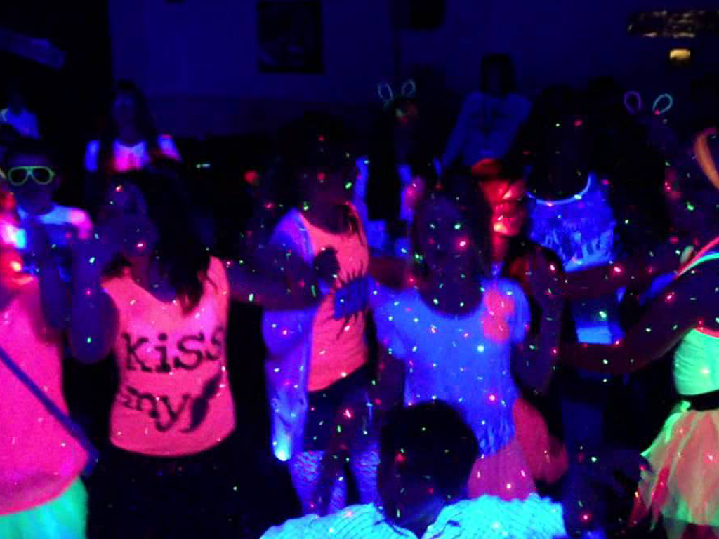 Fiesta neon. (Glow party)  Cazafiestas - Luz y sonido en Guadalajara, DJ  para Fiestas